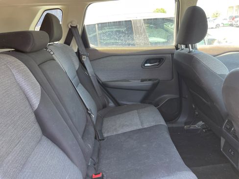 Used 2022 Nissan Rogue SV AWD/4WD image 18