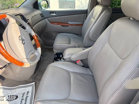 Used 2008 Toyota Sienna XLE Limited image 16