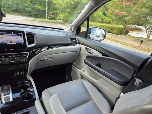 Used 2016 Honda Pilot Touring image 34