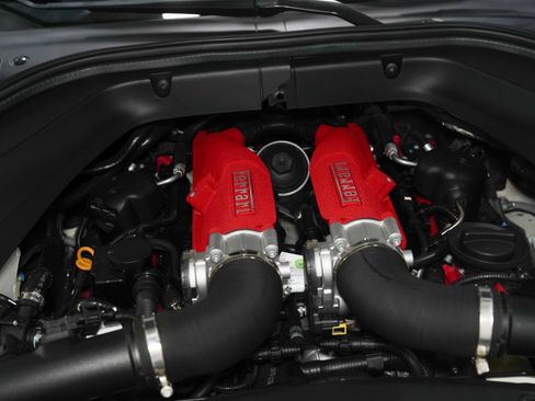 Used 2016 Ferrari California T RWD image 49