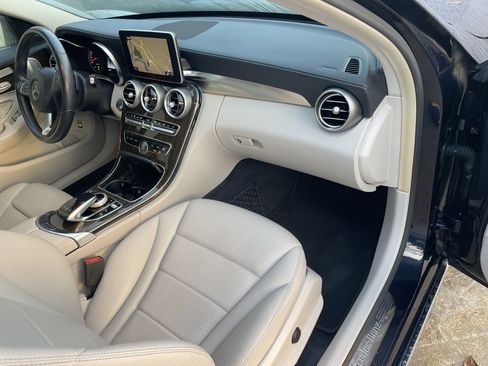 Used 2015 Mercedes-Benz C 300 4MATIC Sedan image 43