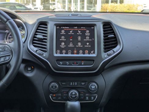 Used 2020 Jeep Cherokee Trailhawk w/ Technology Group image 22