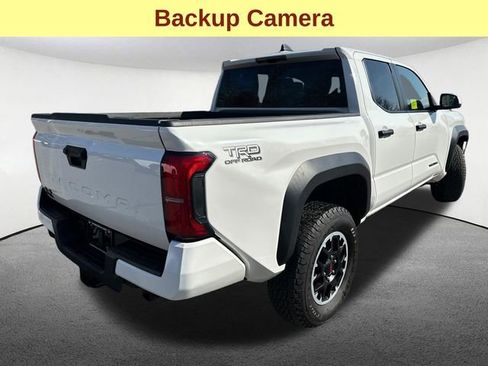 Certified 2025 Toyota Tacoma TRD Off-Road image 10