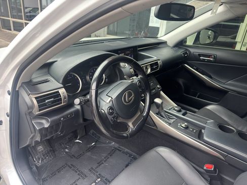 Used 2016 Lexus IS 200t RWD image 3