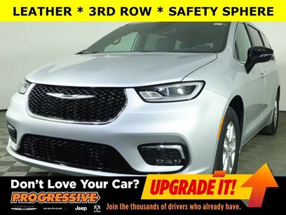 New 2026 Chrysler Pacifica Select