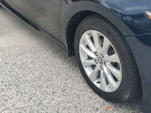 Used 2020 Toyota Camry LE image 5