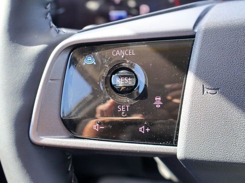 Certified 2025 Nissan Murano SV image 12