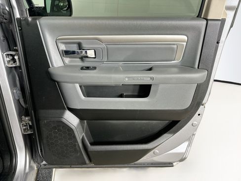Used 2020 RAM 1500 Classic SLT w/ Luxury Group RWD image 30