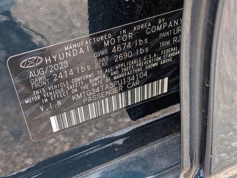 Used 2023 Genesis G70 2.0T RWD image 25