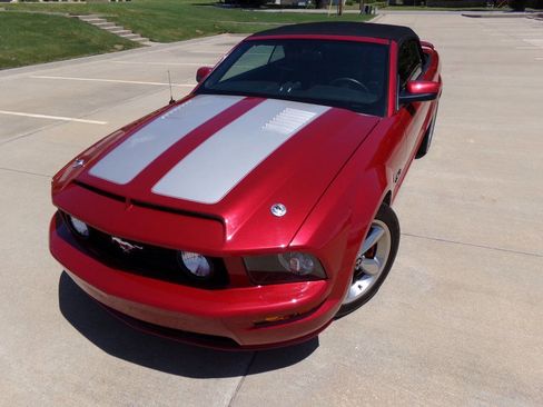 Used 2008 Ford Mustang GT Premium image 34