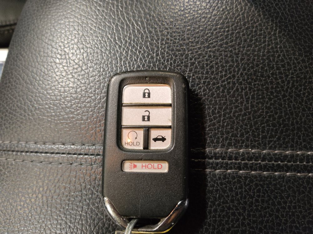 Used 2017 Honda Accord Touring image 32