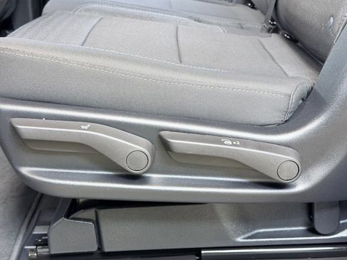 Used 2025 Chevrolet Suburban LS AWD/4WD image 19