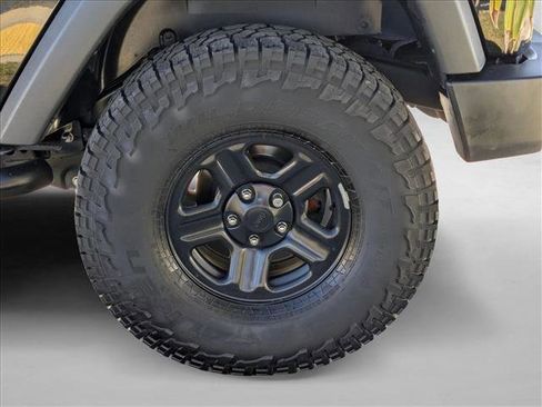 Used 2017 Jeep Wrangler Sport w/ Connectivity Group image 18