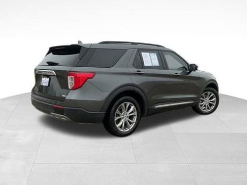 Used 2020 Ford Explorer XLT w/ Equipment Group 202A image 6