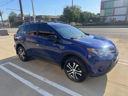 Used 2014 Toyota RAV4 LE FWD image 6