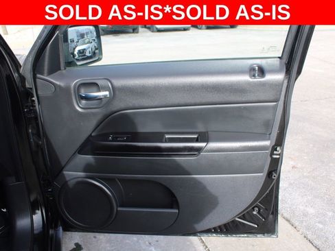 Used 2015 Jeep Patriot Latitude image 21