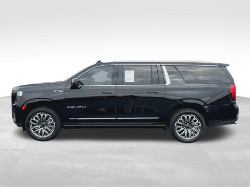 Used 2024 GMC Yukon XL Denali Ultimate AWD/4WD image 5
