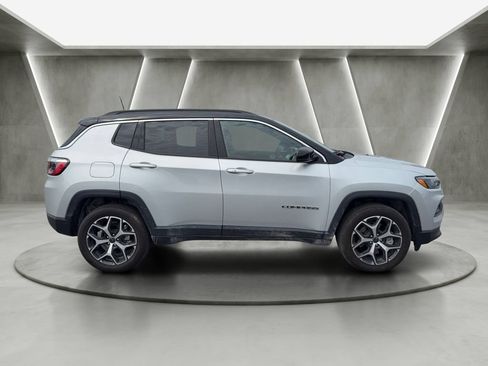 Used 2026 Jeep Compass Limited w/ Mopar All Weather Package AWD/4WD image 8