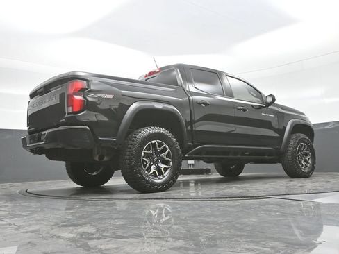 Used 2026 Chevrolet Colorado ZR2 w/ Technology Package AWD/4WD image 22