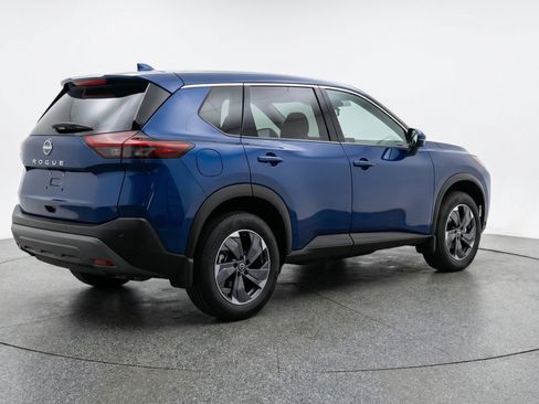 Used 2025 Nissan Rogue SV FWD image 9