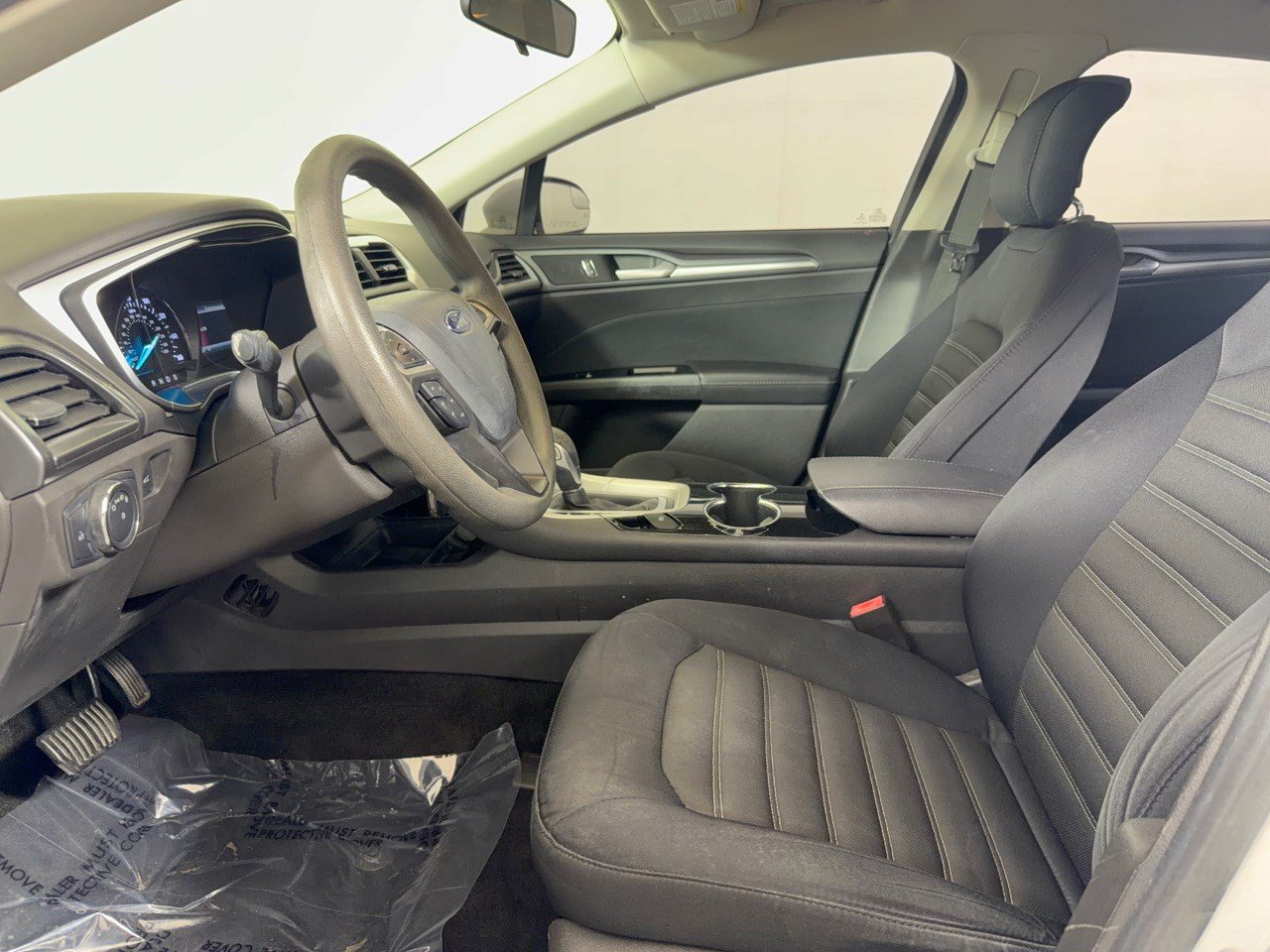 Used 2014 Ford Fusion SE FWD image 5