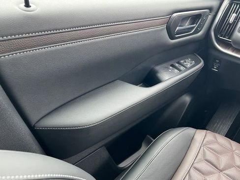 New 2025 Nissan Armada Platinum Reserve image 31