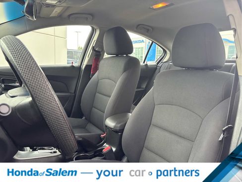 Used 2012 Chevrolet Cruze LT w/ RS Package FWD image 10
