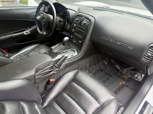 Used 2010 Chevrolet Corvette Convertible w/ 1LT RWD image 17
