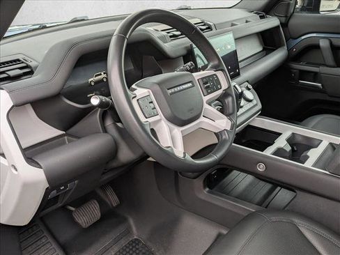 Used 2025 Land Rover Defender 110 S image 10
