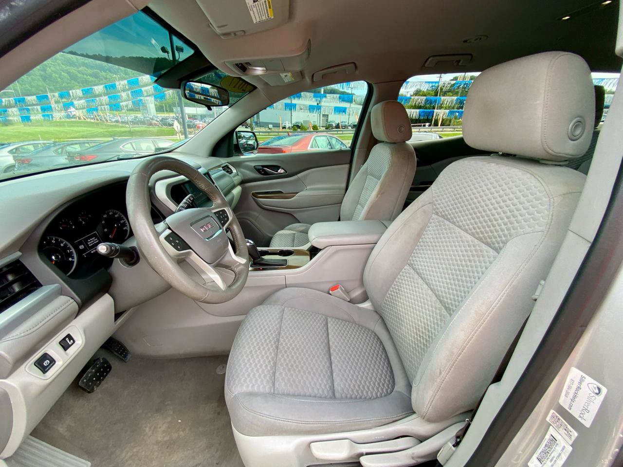 Used 2017 GMC Acadia SLE FWD image 12