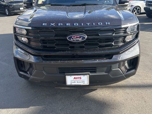 Used 2025 Ford Expedition Max Active AWD/4WD image 4