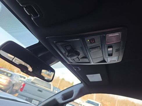 Used 2022 Toyota Tacoma TRD Off-Road image 30