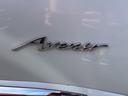 Used 2023 Buick Envision Avenir AWD/4WD image 6