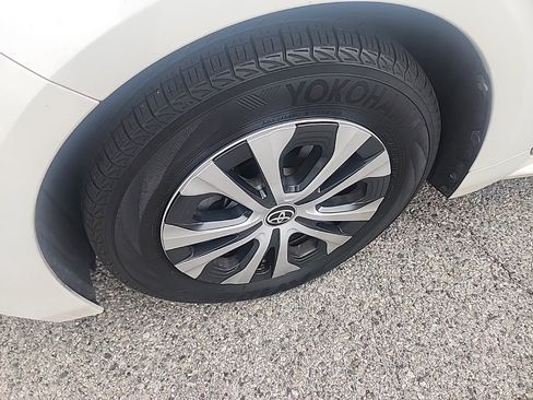 Used 2021 Toyota Corolla LE w/ Carpet Mat Package (TMS) image 9