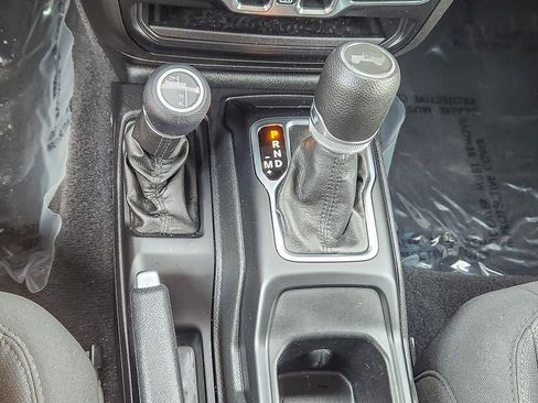 Used 2022 Jeep Wrangler Unlimited Sport AWD/4WD image 17