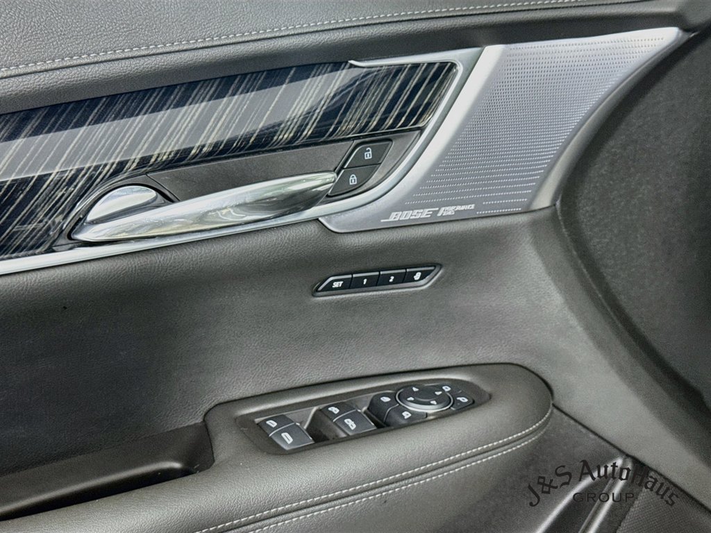 Used 2025 Cadillac XT6 Premium Luxury AWD/4WD image 24