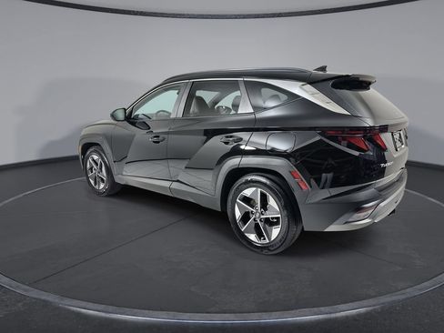 Certified 2025 Hyundai Tucson SEL FWD image 6