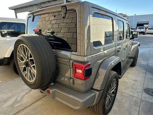 Used 2023 Jeep Wrangler Unlimited Sahara image 4