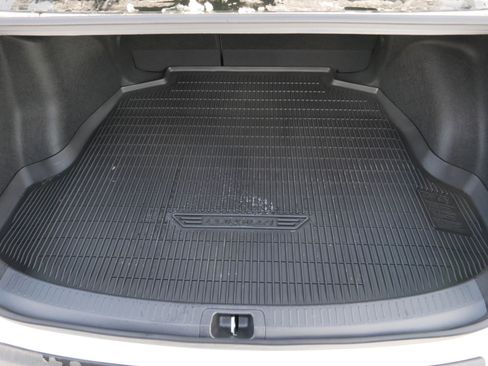 Used 2024 Toyota Corolla LE image 18