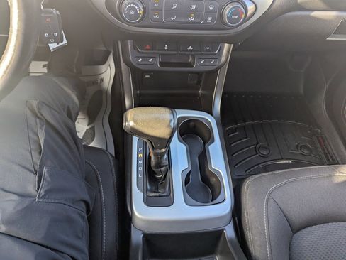 Used 2018 Chevrolet Colorado LT w/ LT Convenience Package image 16