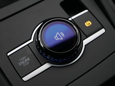 New 2026 Volkswagen Tiguan S image 9