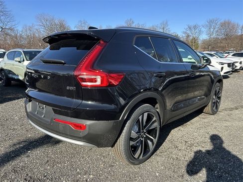 New 2025 Volvo XC40 B5 Ultra w/ Protection Package Premier image 8