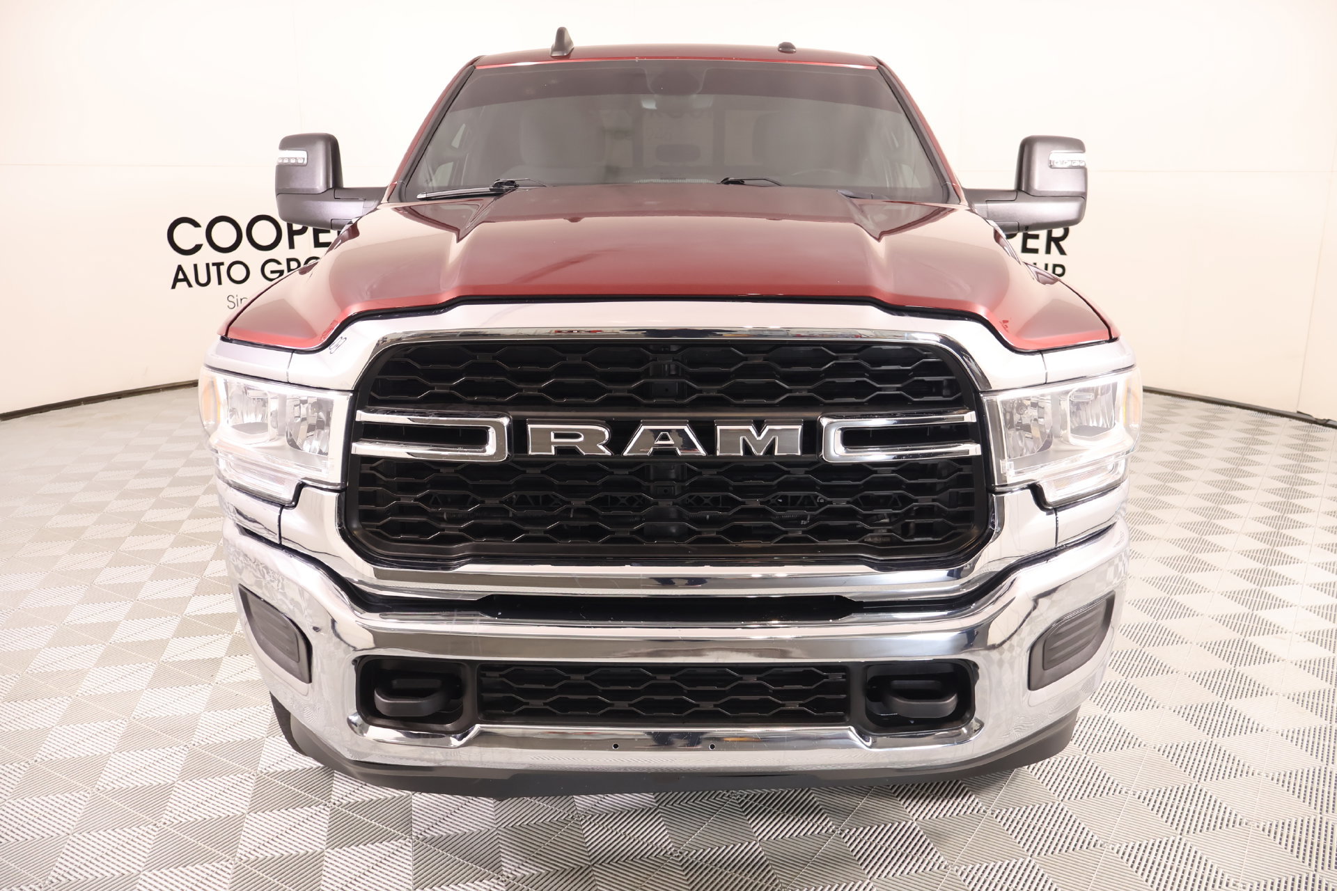Used 2024 RAM 2500 Tradesman w/ Chrome Appearance Group AWD/4WD image 9