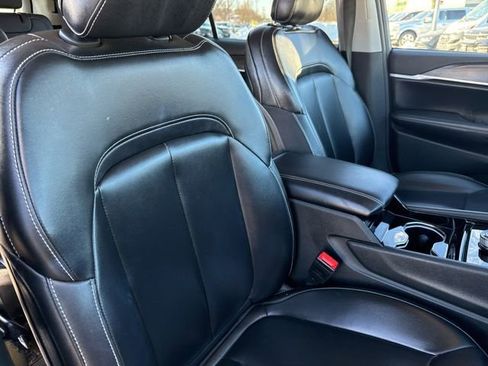 Used 2023 Jeep Grand Cherokee L Limited w/ Black Appearance Package image 27