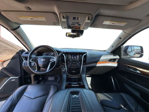 Used 2020 Cadillac Escalade Luxury AWD/4WD image 21