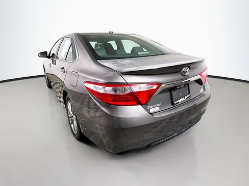 Used 2015 Toyota Camry SE FWD image 8