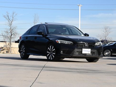 Used 2024 Honda Civic EX image 2