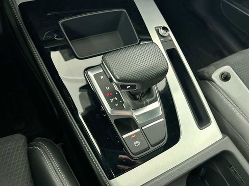 Used 2021 Audi Q5 e Premium Plus w/ Premium Plus Package image 21