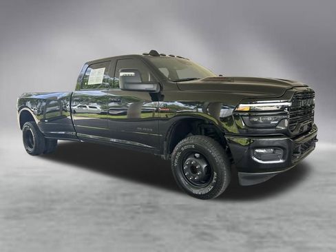 Used 2025 RAM 3500 Laramie w/ Night Edition AWD/4WD image 2
