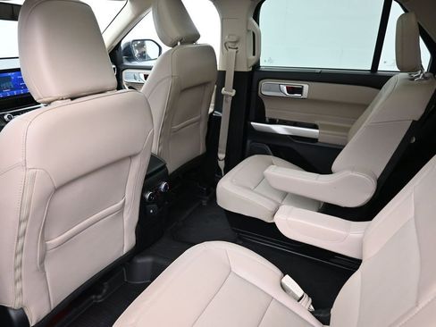 Used 2023 Ford Explorer Limited w/ Hybrid Equipment Group 310A image 11